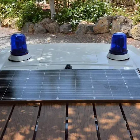 Kamp alanı Conny, A Mercedes Firefighter Camper *