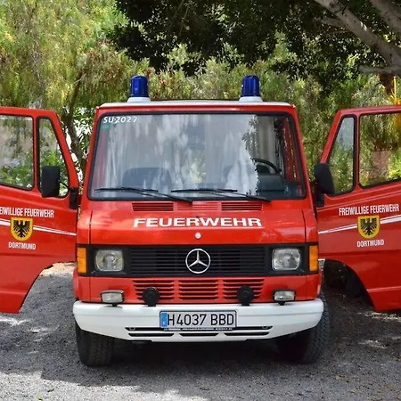 Conny, A Mercedes Firefighter Camper Kamp alanı