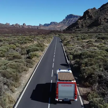 Conny, A Mercedes Firefighter Camper لوس كريستيانوس