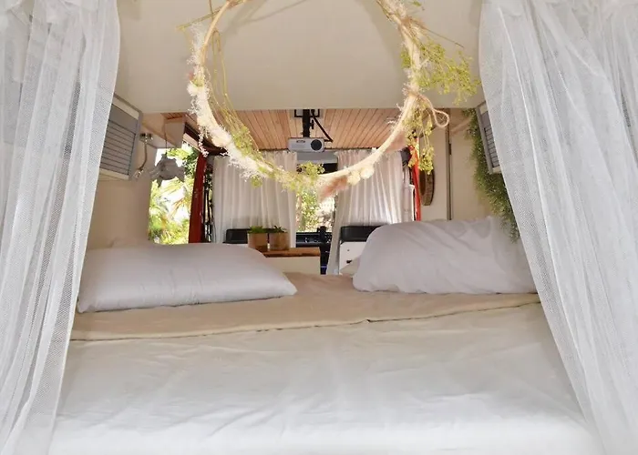 Kemping Conny, A Mercedes Firefighter Camper