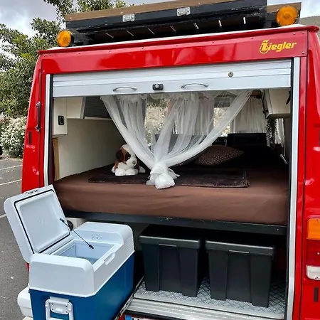Conny, A Mercedes Firefighter Camper ロスクリスティアーノス