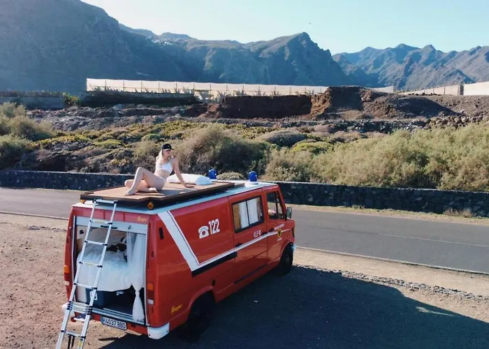 Conny, A Mercedes Firefighter Camper * لوس كريستيانوس
